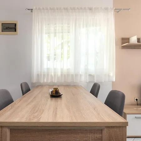 Kuca Anea Semesterbostad